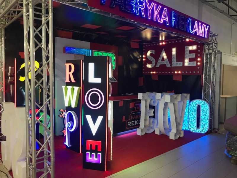 Wynajem konstrucji targowych, zabudowa stoisk, konstrukcje aluminiowe