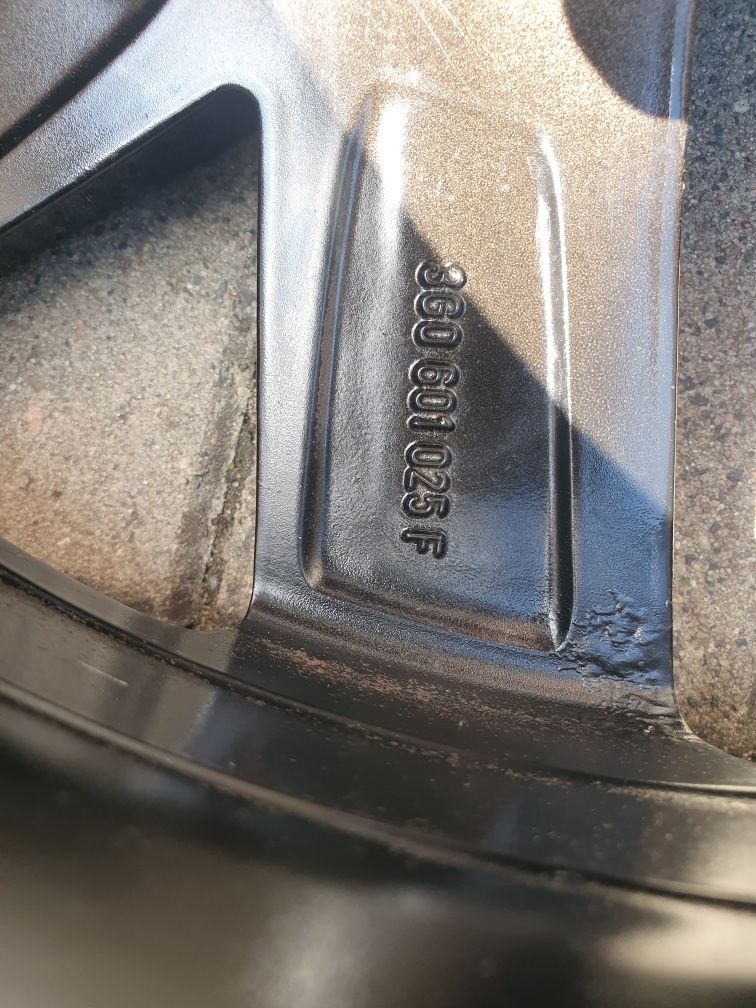 Felgi aluminiowe 17 5x112  Passat b8  piękny wzór orginalne vw