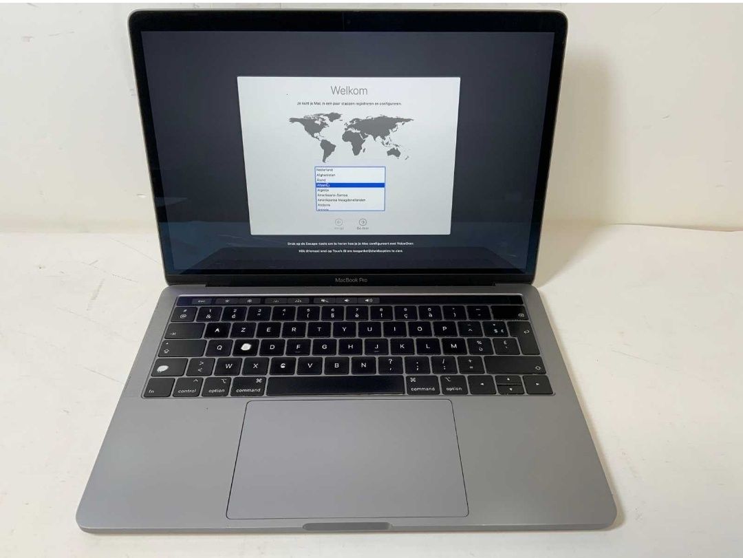 MacBook Pro 13" I7 16Gb 256 SSD Touchbar