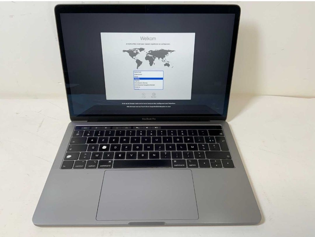 MacBook Pro 13" I7 16Gb 256 SSD Touchbar // Teclado Desgastado