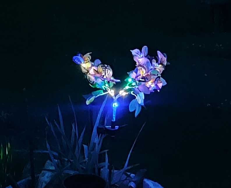 Lampa solarna , ogrodowa , świetliste motyle