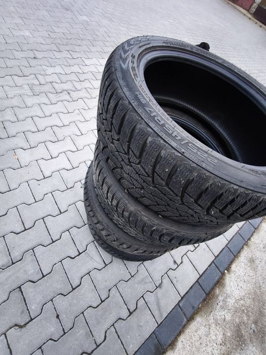 Opony zimowe 4 szt.  Nokian 225/45 R17