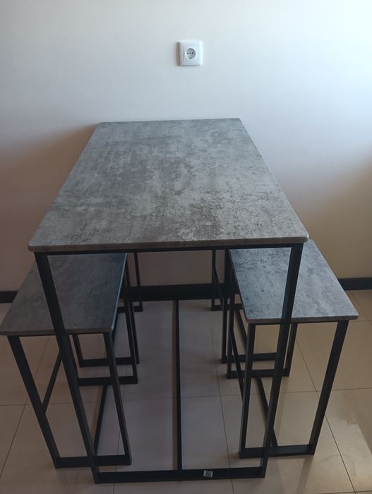 Mesa cozinha + 4 bancos