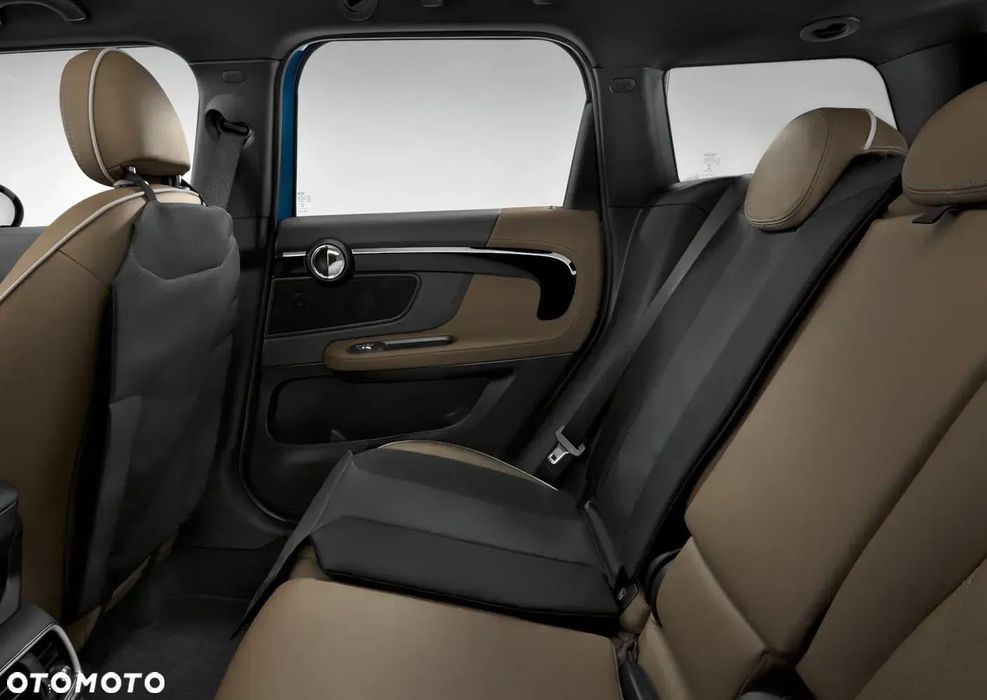 Osłona oparcia fotela i podkładka pod fotelik dziecięcy Komplet BMW 82122448367