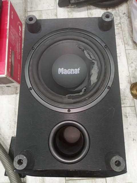 Subwofer Magnat z głośnikami