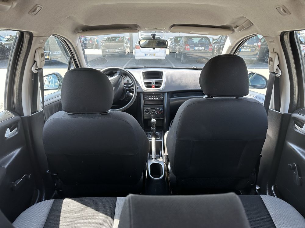 Peugeut 207  1.4  gasolina