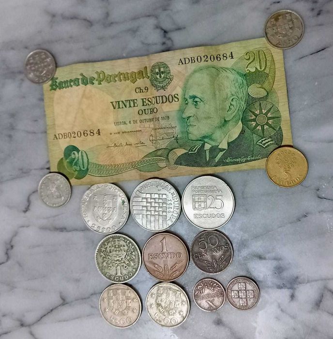 moedas e notas antigas