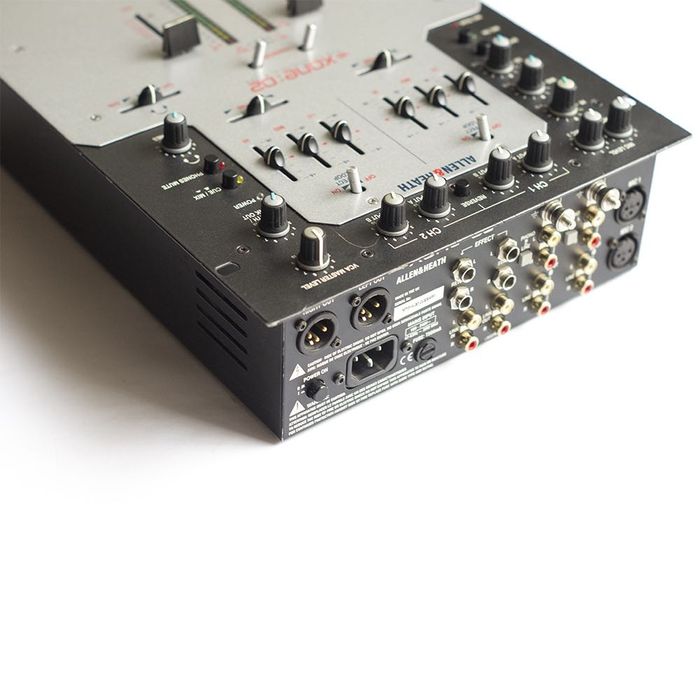 Allen&Heath XONE:02 скретчевый микшер