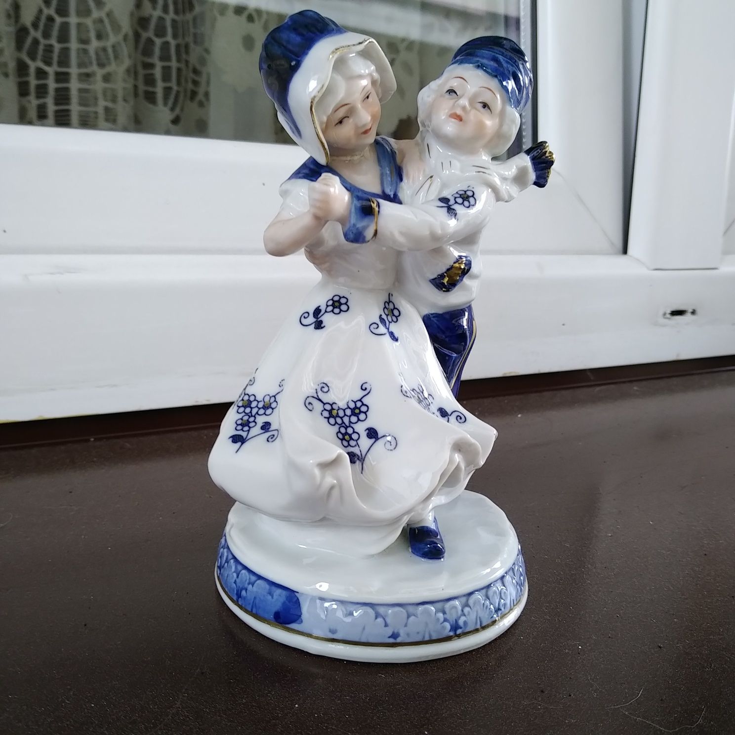 Porcelanowa figurka