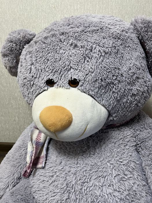 Продам большого плюшевого медведя