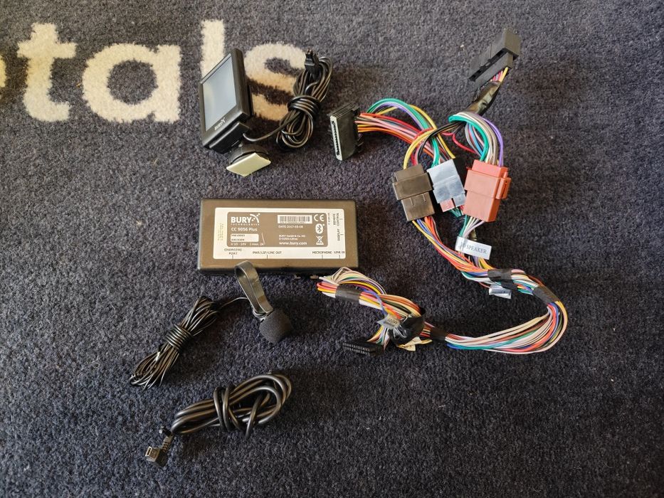 Zestaw głośnomówiący Bury Cc9056 bluetooth Ford Focus mk3 Cały zestaw