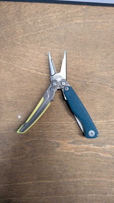 Multitool Sog Aegis MT