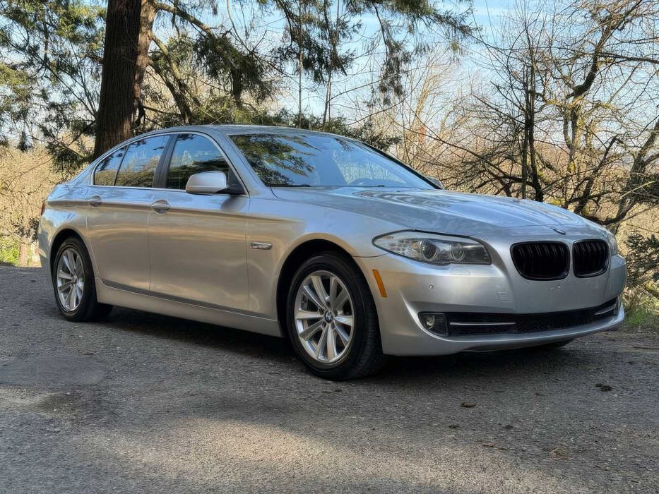 BMW 5 Series 528i xDrive      2013
