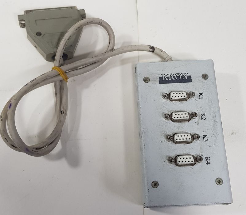 Разветвитель с четырьмя 9-контактными разьемами D-sub (DB9)