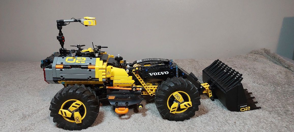 Lego Technic Volvo ładowarka kołowa ZEUX 42081