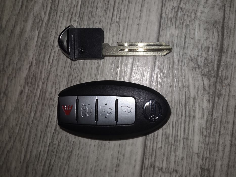 Ключ до Nissan 4 кнопки