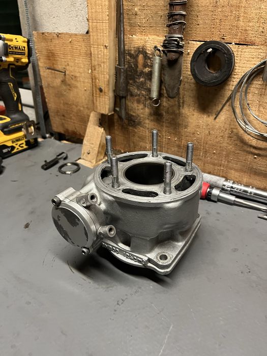 Vendo Cilindro Retificado  Dtr 125 com valvula de Escape incluida!!