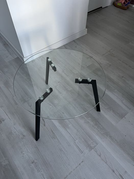 Szklany stolik kawowy