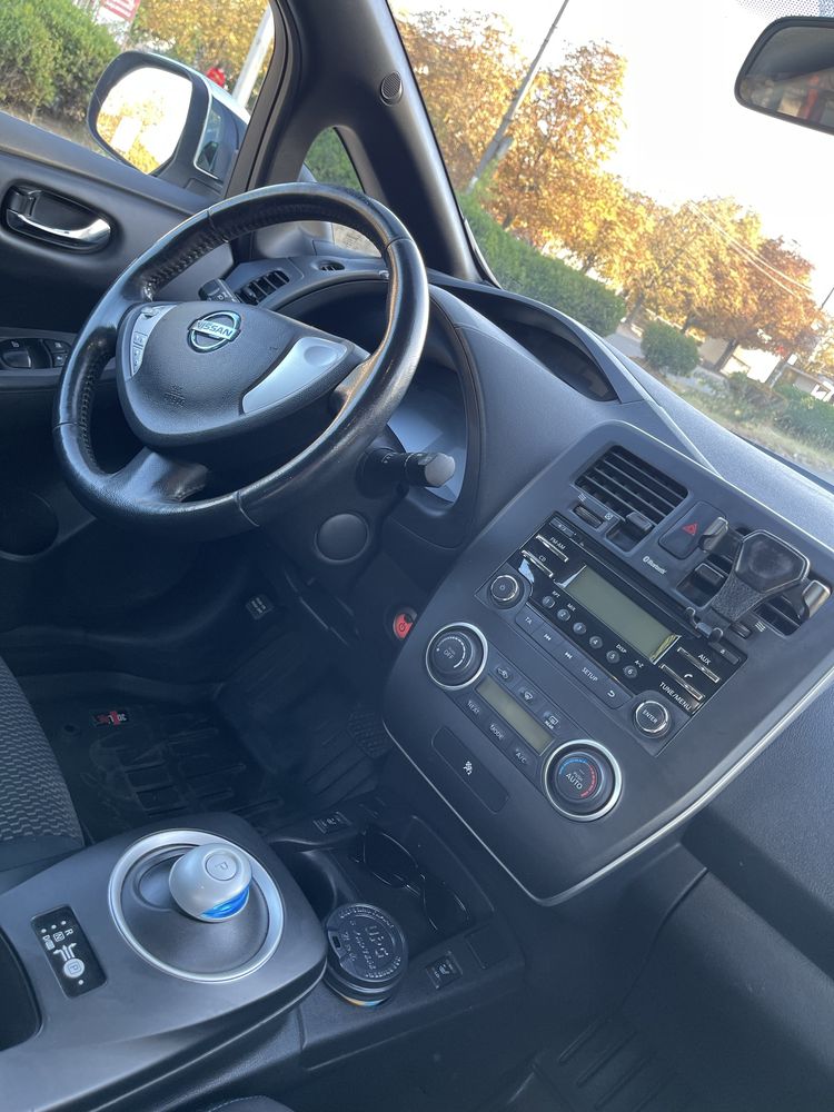 Продам Nissan Leaf
