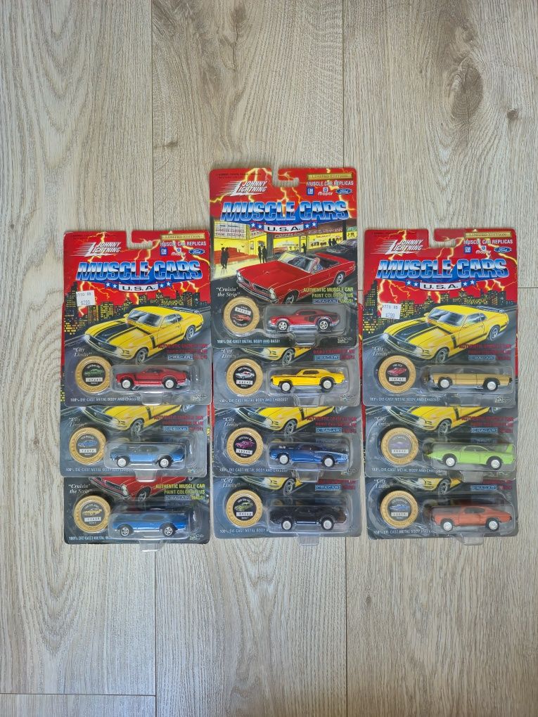Моделі авто 1:64 Hot Wheels Johnny Lightning  M2 Auto World