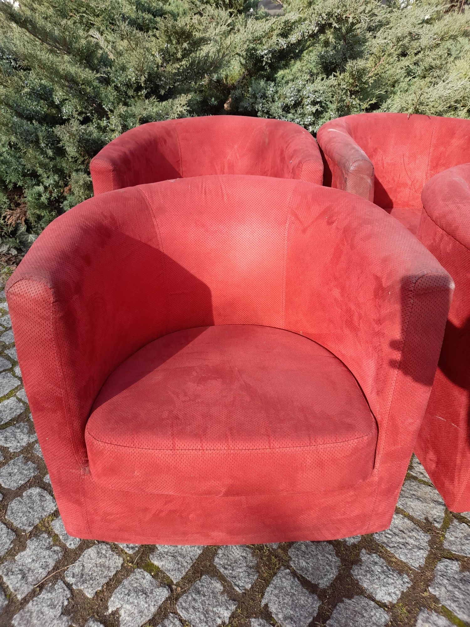 Fotele kubelkowe, klubowe, duże czerwone. 11 sztuk dostępnych. Poznań