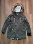 Clockhouse kurtka parka oliwkowa 38 futerko zimowa 
Zimowa parka.
Przy