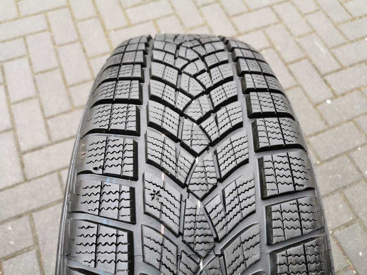 215/65 99V R17 GOODYEAR UGP+ SUV 8mm 2022r Zimowe jak NOWE Opony 4szt