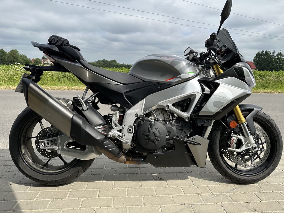 Aprilia Tuono V4 2021