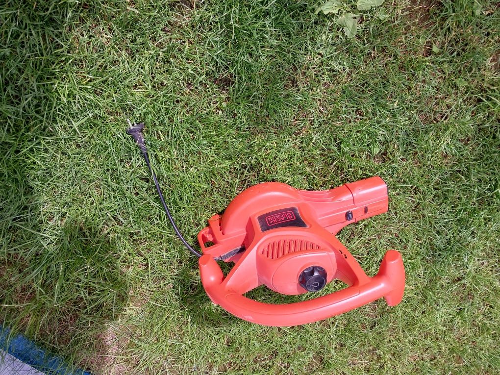 Dmuchawa elektryczna Black Decker 2500 w