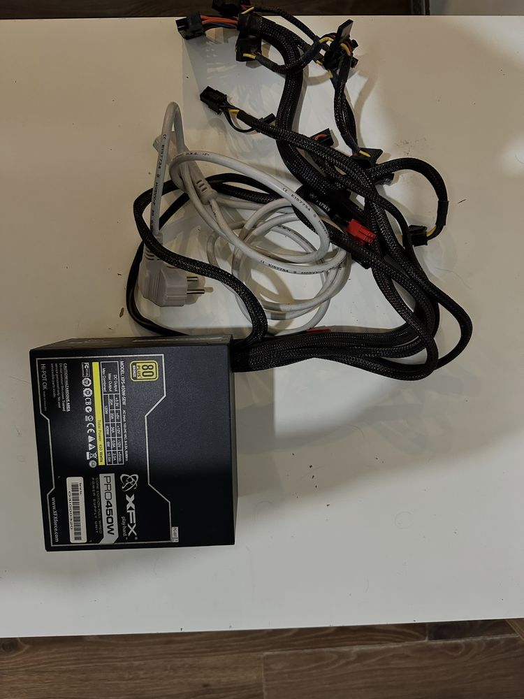 Zasilacz XFX - PRO 450W - XPS-450W-SEW