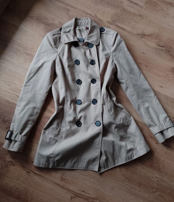 Krótki trencz stradivarius r.M