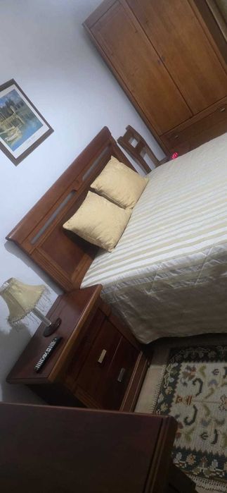 Vendo mobília de quarto em Cerejeira praticamente nova.