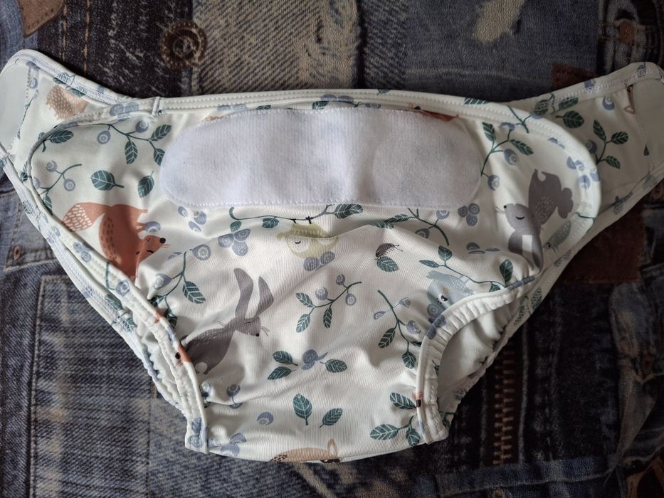 Памперси, підгузники, вкладиші, тренувальні труси