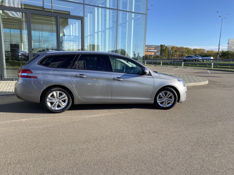 Peugeot 308 2016 року