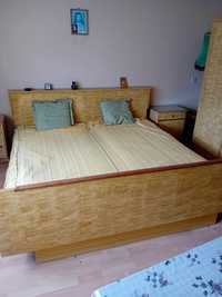 Łóżko podwójne z materacem
