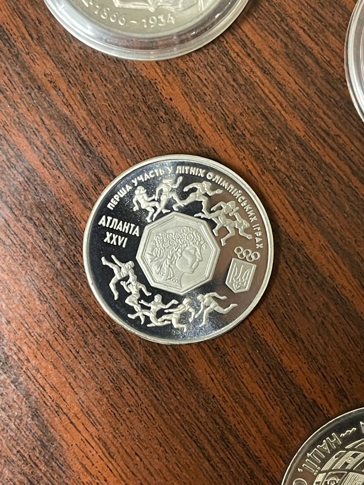 Монети 200000 карбованців