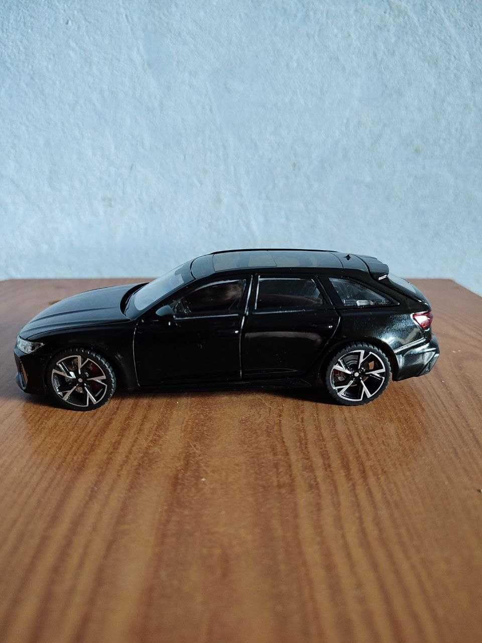 Металева Audi RS 6 колекційна модель, іграшка, є світло і звук 1:32