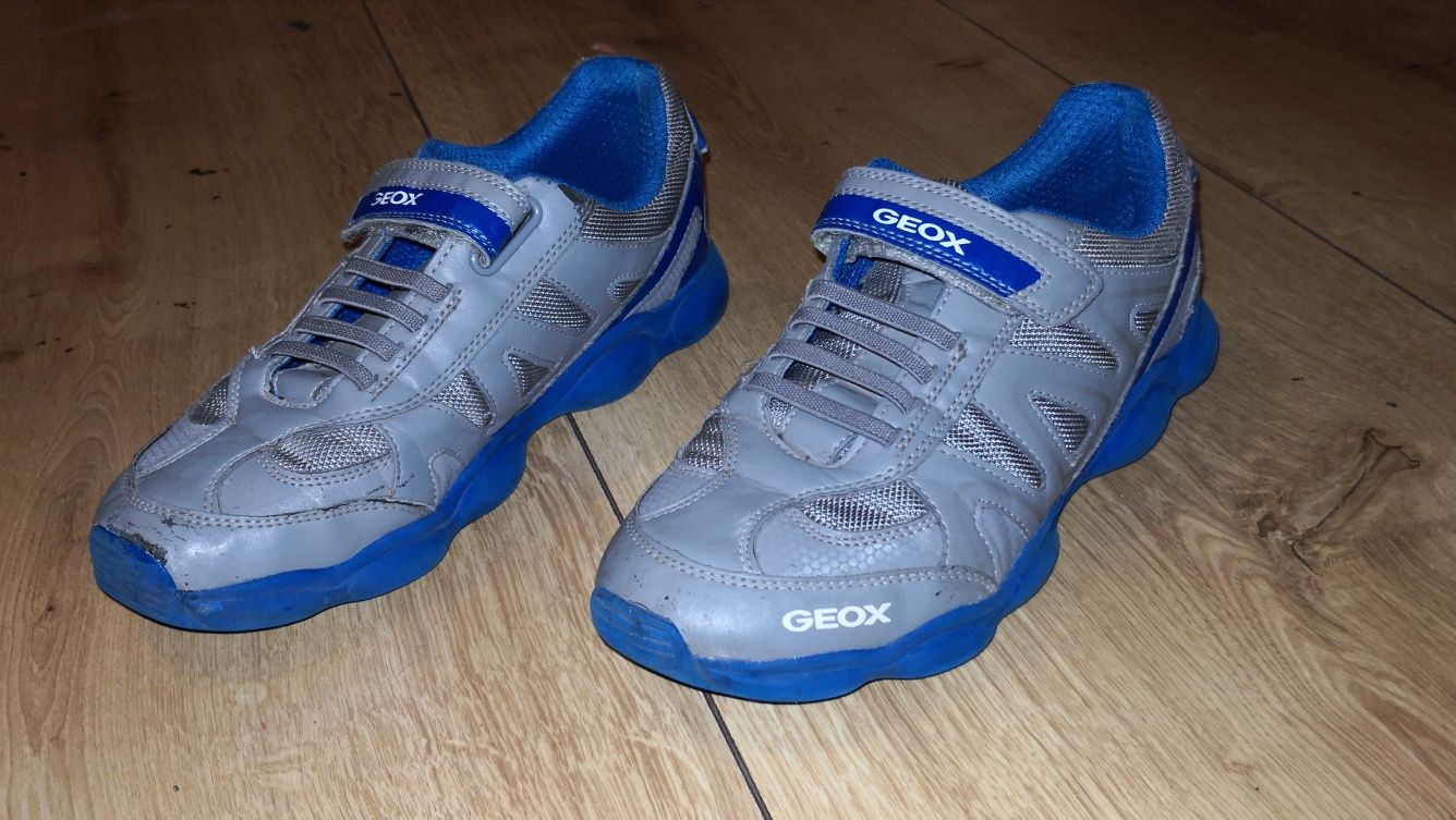 Buty sportowe Geox rozm. 39