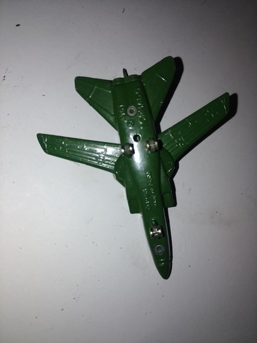 Avião militar TORNADO A161 asas móveis