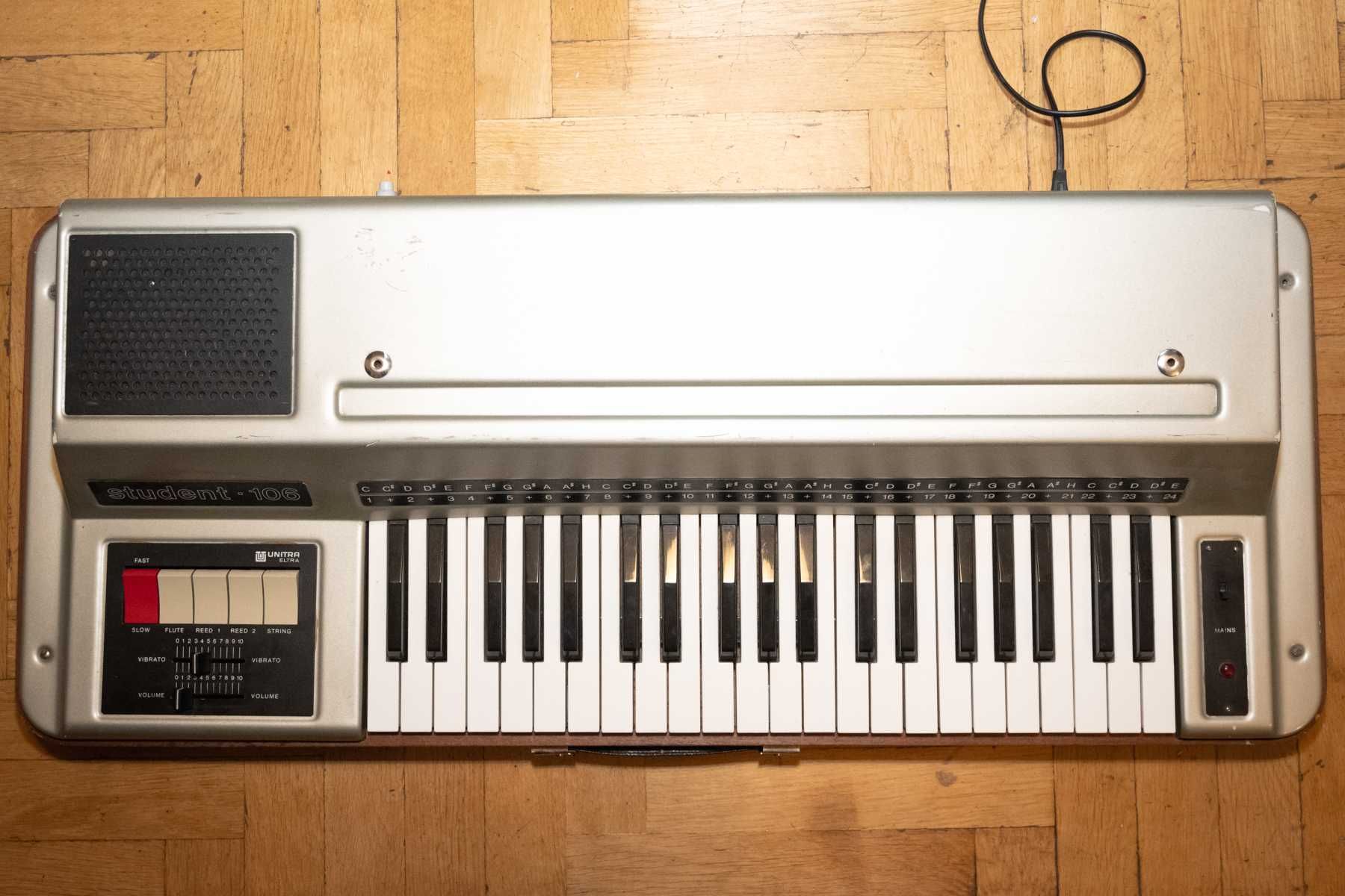 Unitra Eltra Student 106 (syntezator/organy)