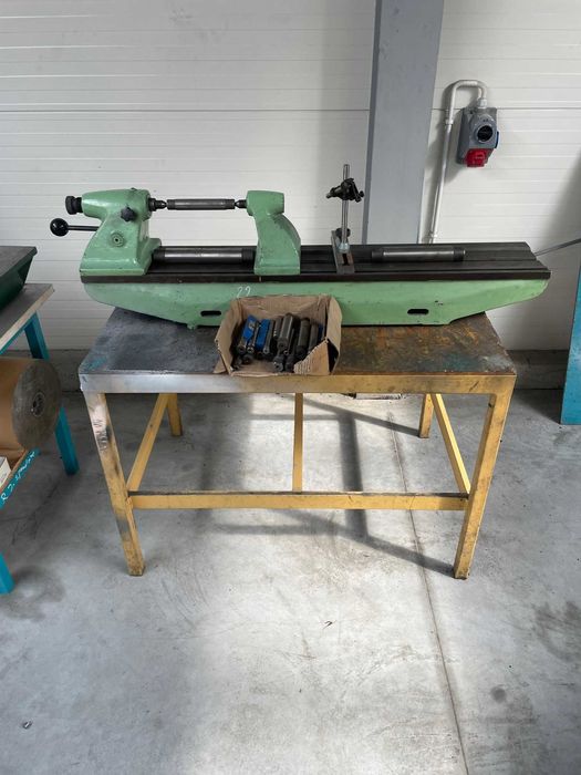 Przyrząd kłowy długość łoża 1300mm, średnica wałka 330