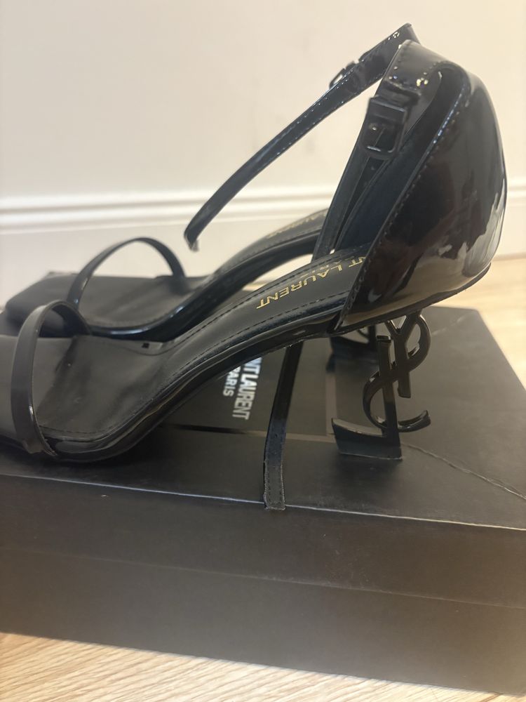Czarne szpilki ysl 39
