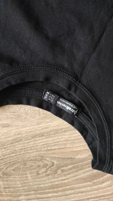 Luźna koszulka crop top