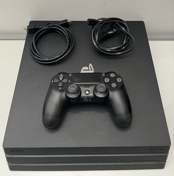 PlayStation 4 PRO + Comando