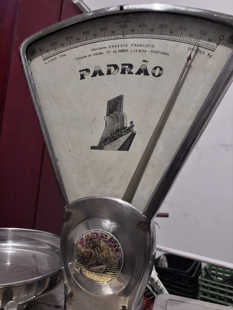 Balança vintage padrao, marca portuguesa.