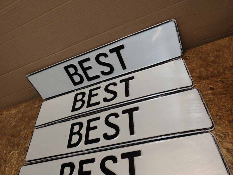Tablica rejestracyjna BEST