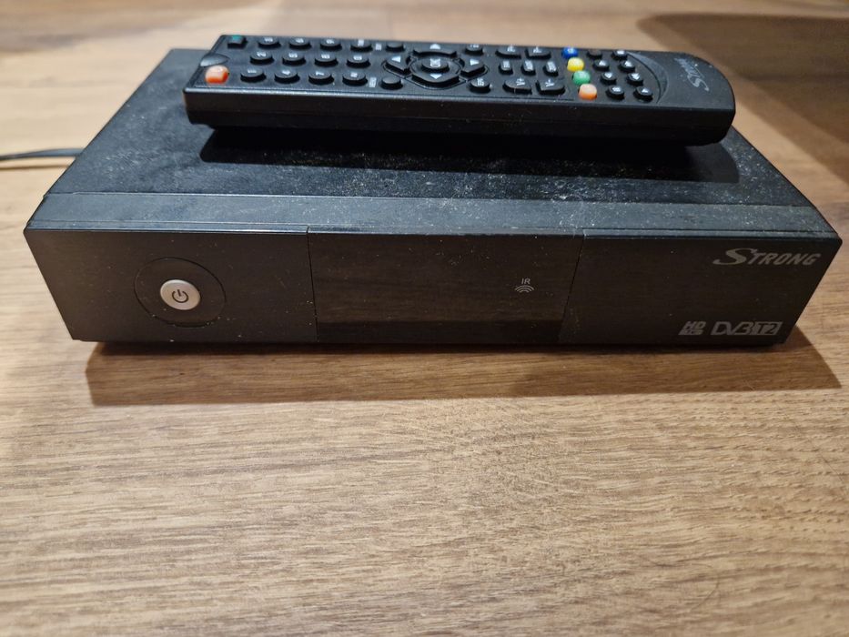 Т2 тюнер Strong SRT-8500