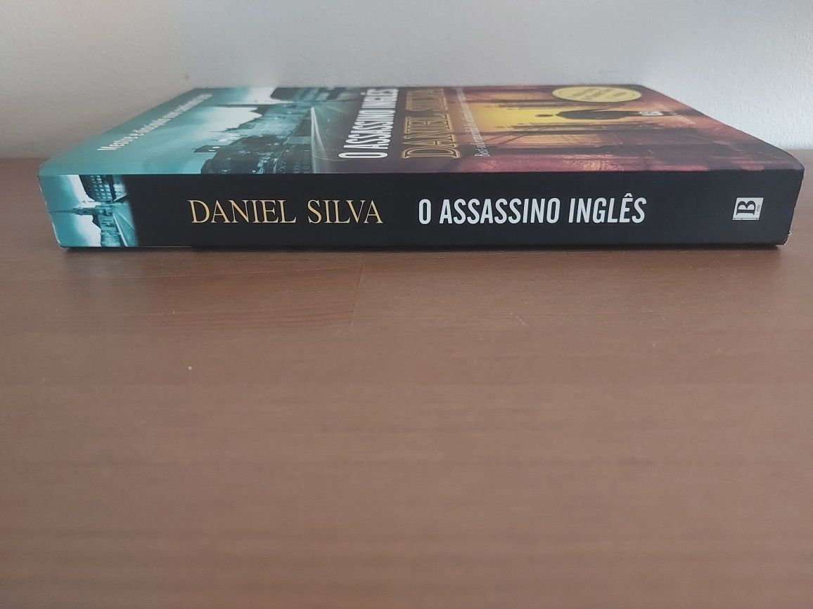 L " O Assassino Inglês " de Daniel Silva (Edição Regular/ Opt. Estado)