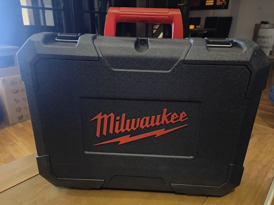 Skrzynka walizka Milwaukee HD18h