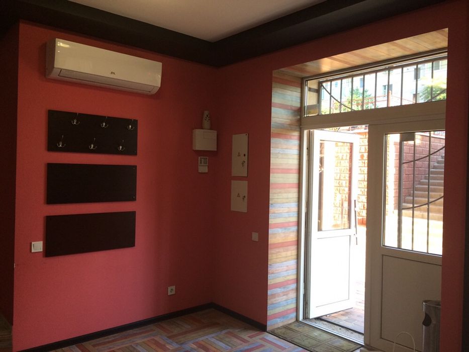 Продаж комерційного приміщення вільного призначення з ремонтом 78м2